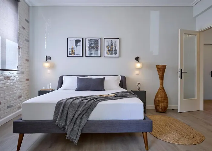 Acropolis 2Bd Unique Private Entrance Apartment